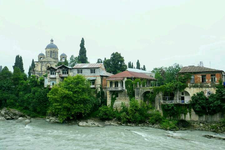 Baufällige Häuser in der Altstadt Kutaissis