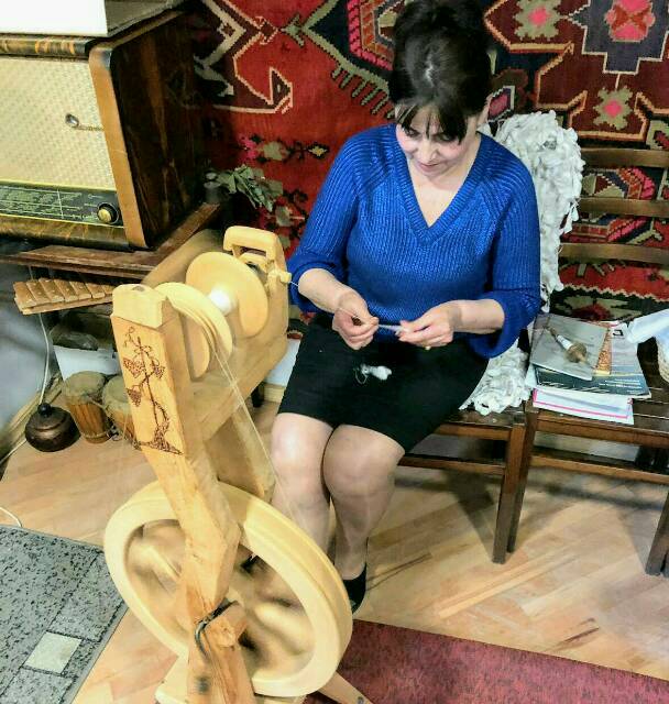 Seidenfaden ist sehr stark und hat antiseptische Wirkung