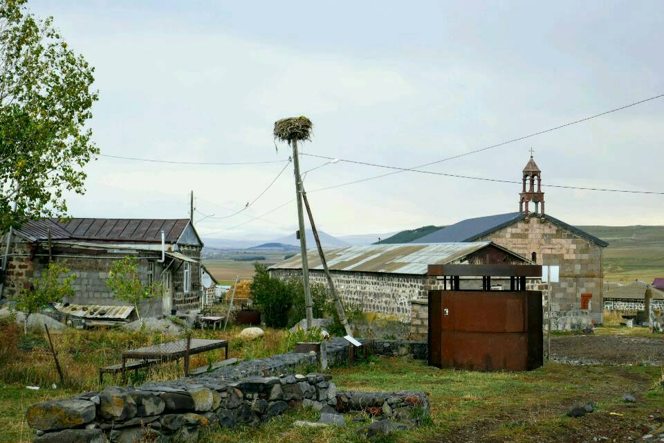 Der Dorfplatz vom Dorf Patara Khanchali, unweit vom Städtchen Ninotsminda